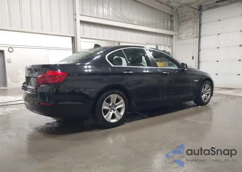 2013 BMW 528I xDrive z USA, uszkodzony, nr VIN WBAXH5C51DD113804